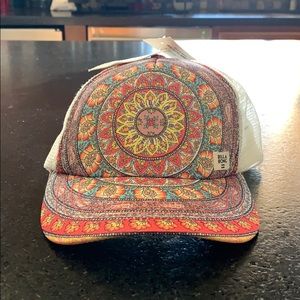 Girls billabong hat
